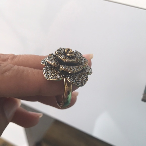 Ring - Picture 5 of 8